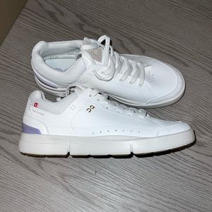 On THE ROGER centre court 8